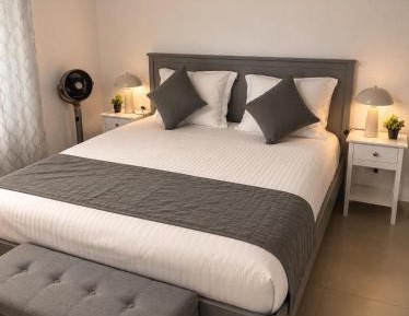 Double Room with Shared Bathroom