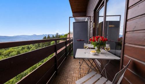Two-Bedroom Apartment with Lake View