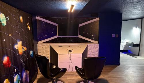 Deluxe Queen Suite