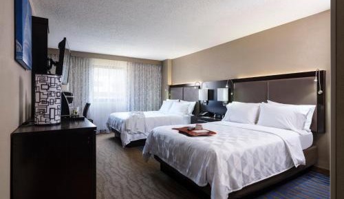 Queen Room with Two Queen Beds Executive - Non-Smoking