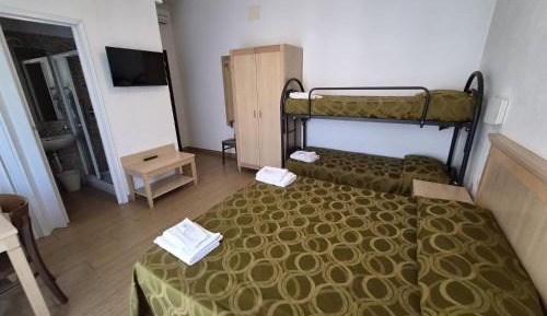 Standard Quadruple Room
