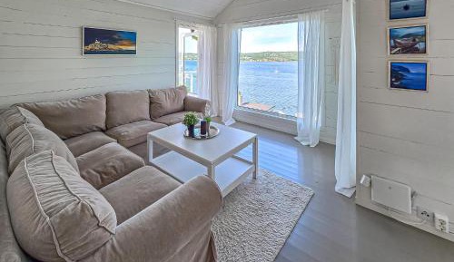 Three-Bedroom Townhouse