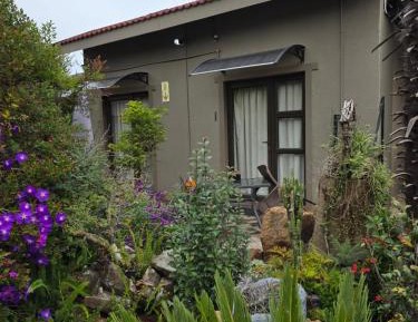Apartment with Garden View