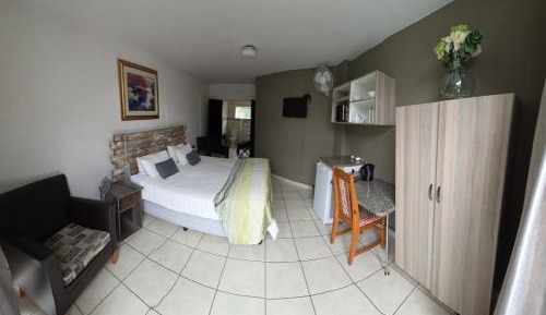 Double or Twin Room with Swimming Pool Access