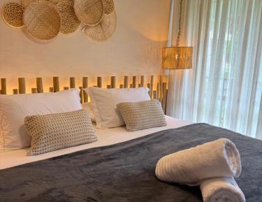 Deluxe One-Bedroom Apartment with Garden View
