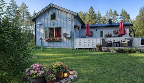 Villa with Garden View