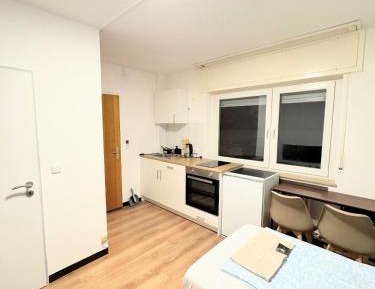 Deluxe Studio