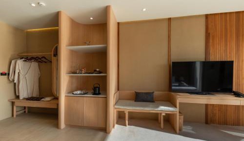 Standard King Room