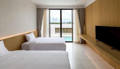 Twin Room with Pool View