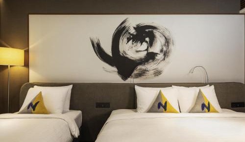 Superior Room with One Double Bed and One Single Bed