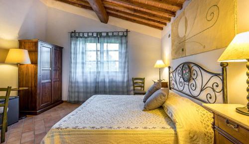 Three-Bedroom Deluxe Apartment