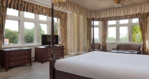 Executive King Suite - Non-Smoking