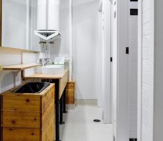 Private Room with Shared Bathroom