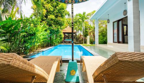 King Room with Pool View