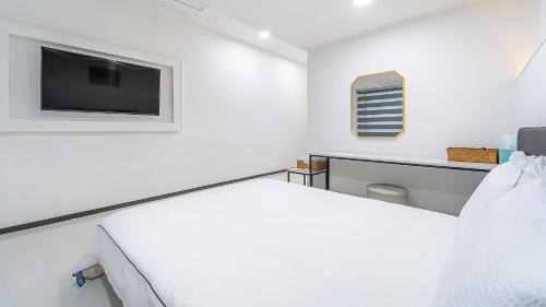 Studio 2
