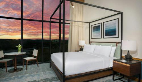 Studio Suite, 1 King, City view