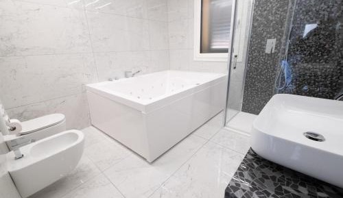 Suite with Spa Bath