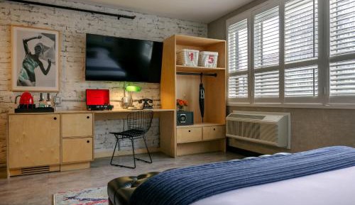 Queen Loft