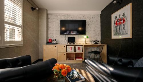 Corner King Room