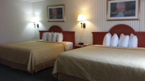 Double Room with Two Double Beds - Smoking
