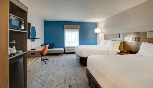 Standard Queen Room with Two Queen Beds and Extra Floor Space