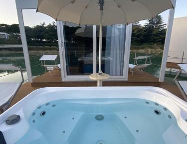 Floating Suite with Hot Tub