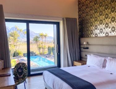 Deluxe Double or Twin Room with Mountain View