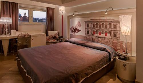 Deluxe Queen Room