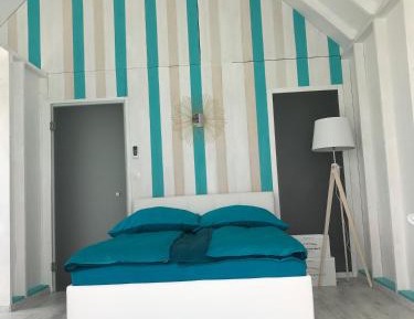 Room for 4 people with lake view