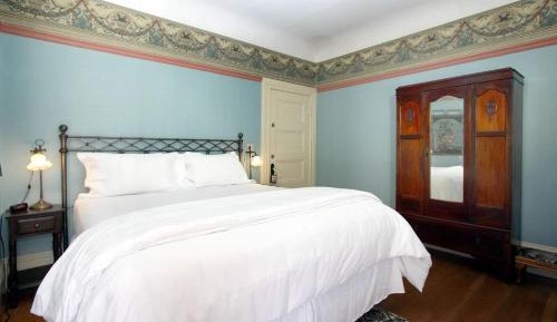 King Room with Spa Bath