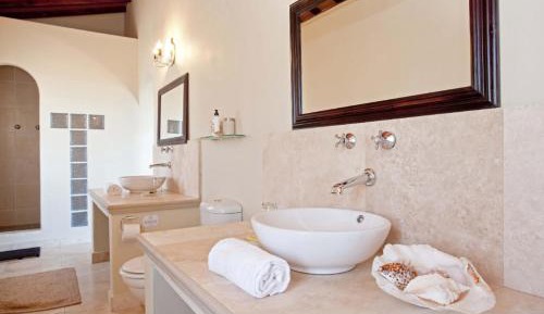Deluxe King Suite