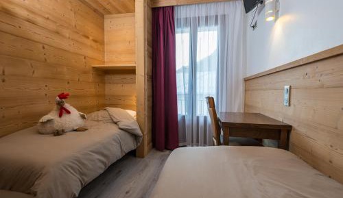Suite with Mountain View