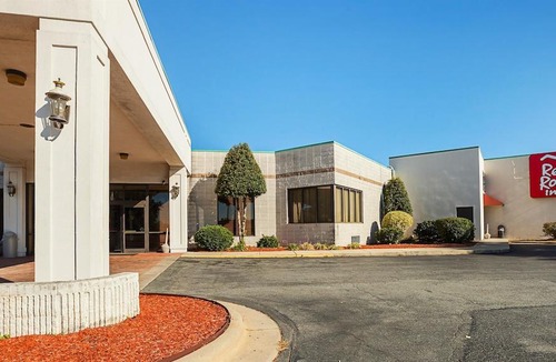 Burlington Hotel | OYO Hotel Burlington South