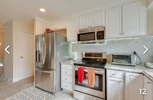 Oxon Hill-Glassmanor House | Entire 5-bedroom house in lovely Fort Washington with AC, WiFi, free parking