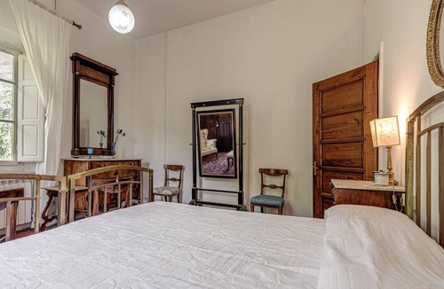 Londa Villa | Villa 'Luxury Apartment Vicino Firenze' with Private Garden, Balcony and Wi-Fi