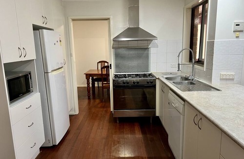 McKellar House | Charming 4-Bedroom Retreat with Ensuite Spa and Tranquil Backyard