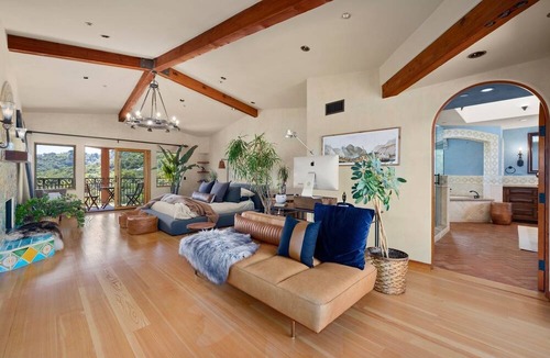 Topanga House | Spacious 7-bedroom estate in peaceful Topanga w/ Mountain Views + Hiking Trails