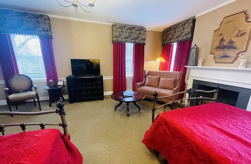 Clemmons Apartment | Walnut Room 2 double - Non- Smoking- No Pet