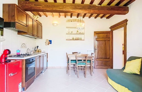 Pieve di Santa Luce Apartment | Nice apartment for 4 guests with WIFI, A/C, pool, TV, patio and pets allowed