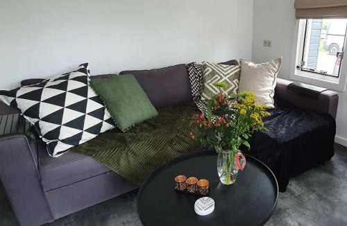 Holysloot House | Cottage Geestmerambacht, een nieuw vrijstaande sfeervol en landelijk gelegen vakantiewoning