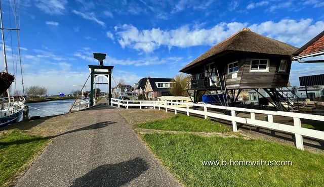 Idyllic holiday home in a beautiful location in a small harbor, Wifi