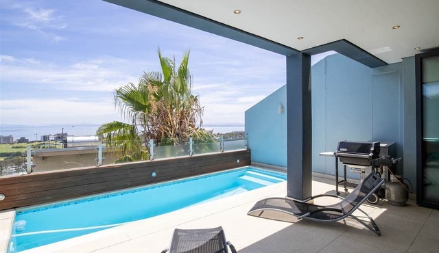 Ocean View 3-bedroom house Green Point Cape Town
