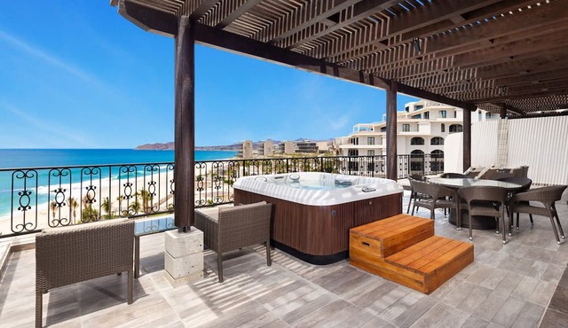 Villa La Valencia Beach Resort & Spa