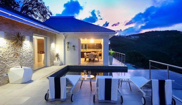 Luxury 4 Br Villa Nestled in Cap Estate