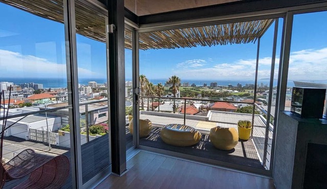 Cape Town Yellow 💛 lifestyle with Sea Views!