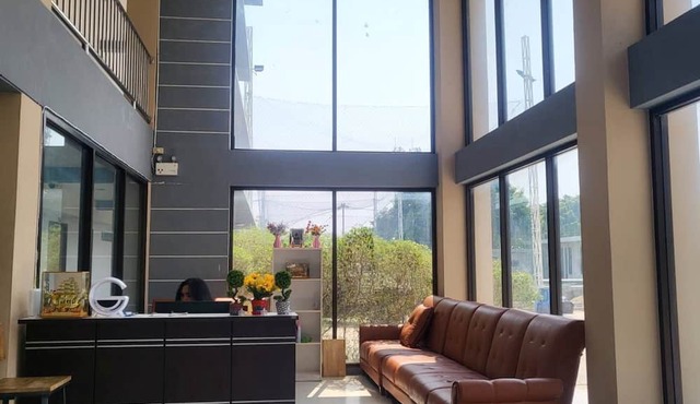 The Chev Hotel Lopburi
