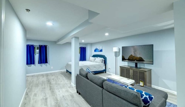Garden Flat on 16th - Free Secured Parking