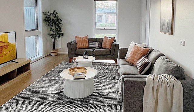 Stylish, Comfy Family Home & Pet Friendly with Large Garden