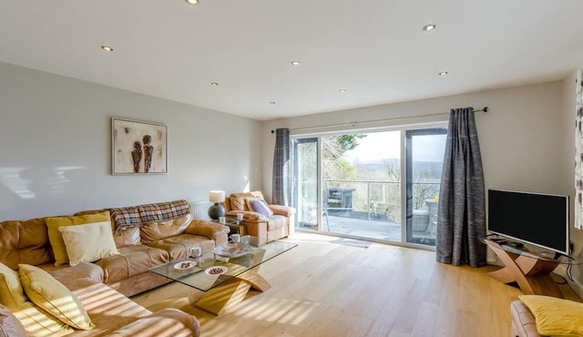 4 Bed in Goodwick (oc-s34887)