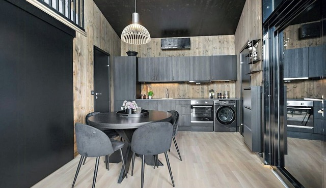Tiny house by beach and river near Gardermoen